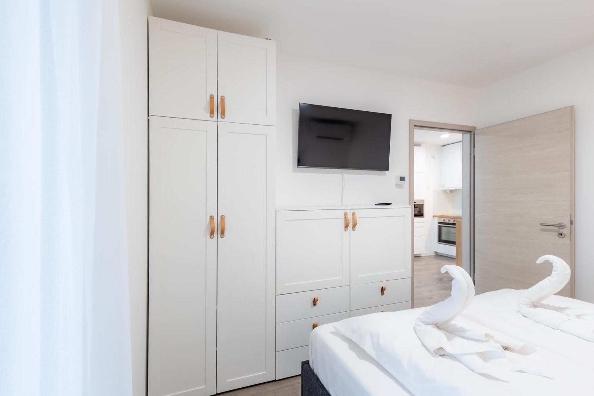 Casa Romana Apartmanok Siofok By Bltn Екстериор снимка