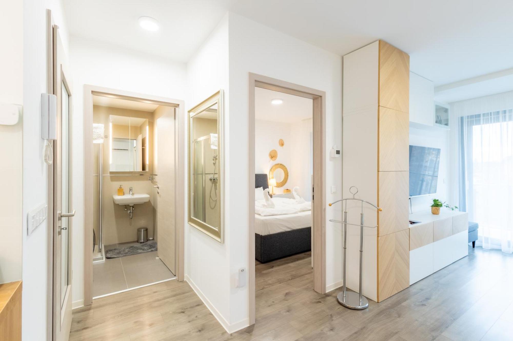 Casa Romana Apartmanok Siofok By Bltn Екстериор снимка